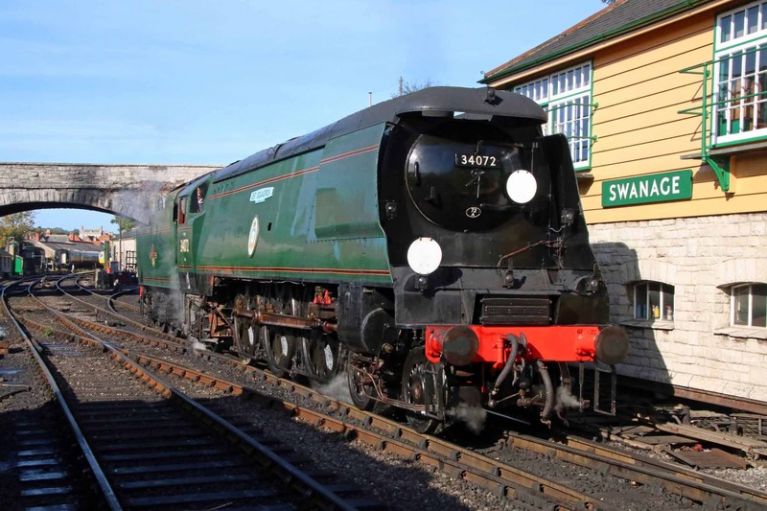 SR 4-6-2 "Battle Of Britain" Class No. 34072 257 Squadron